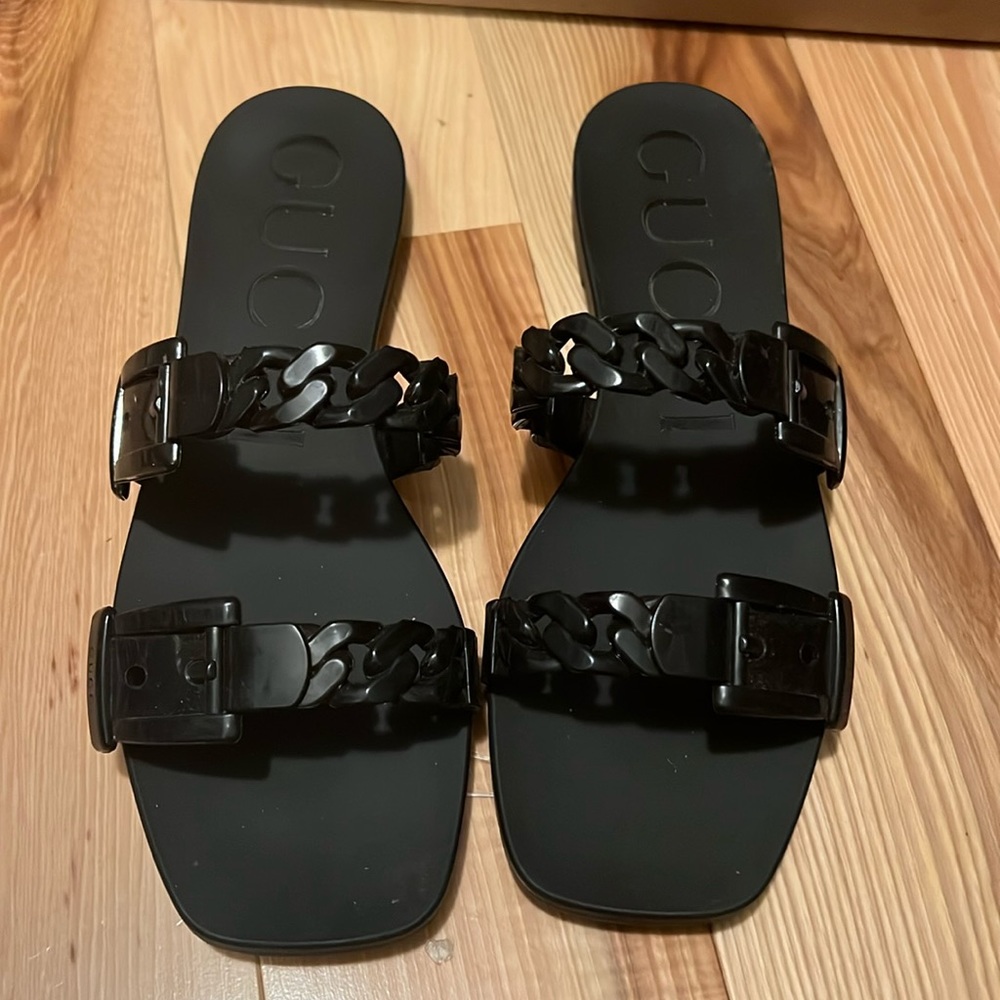 Gucci chain link rubber slides